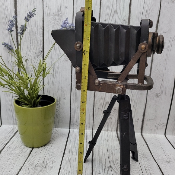 Vintage Style Old Camera With Tripod Stand Model - Picture 6 of 6